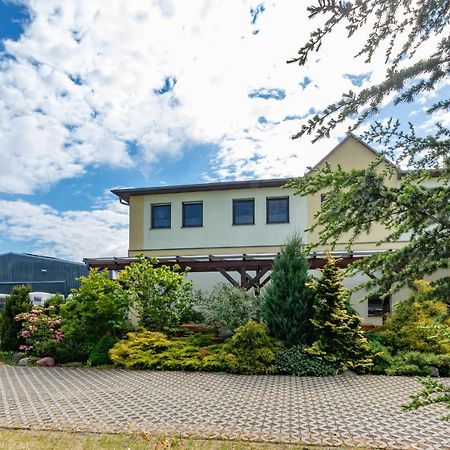 Pension Zum Reiterhof Schmogrow Exterior photo