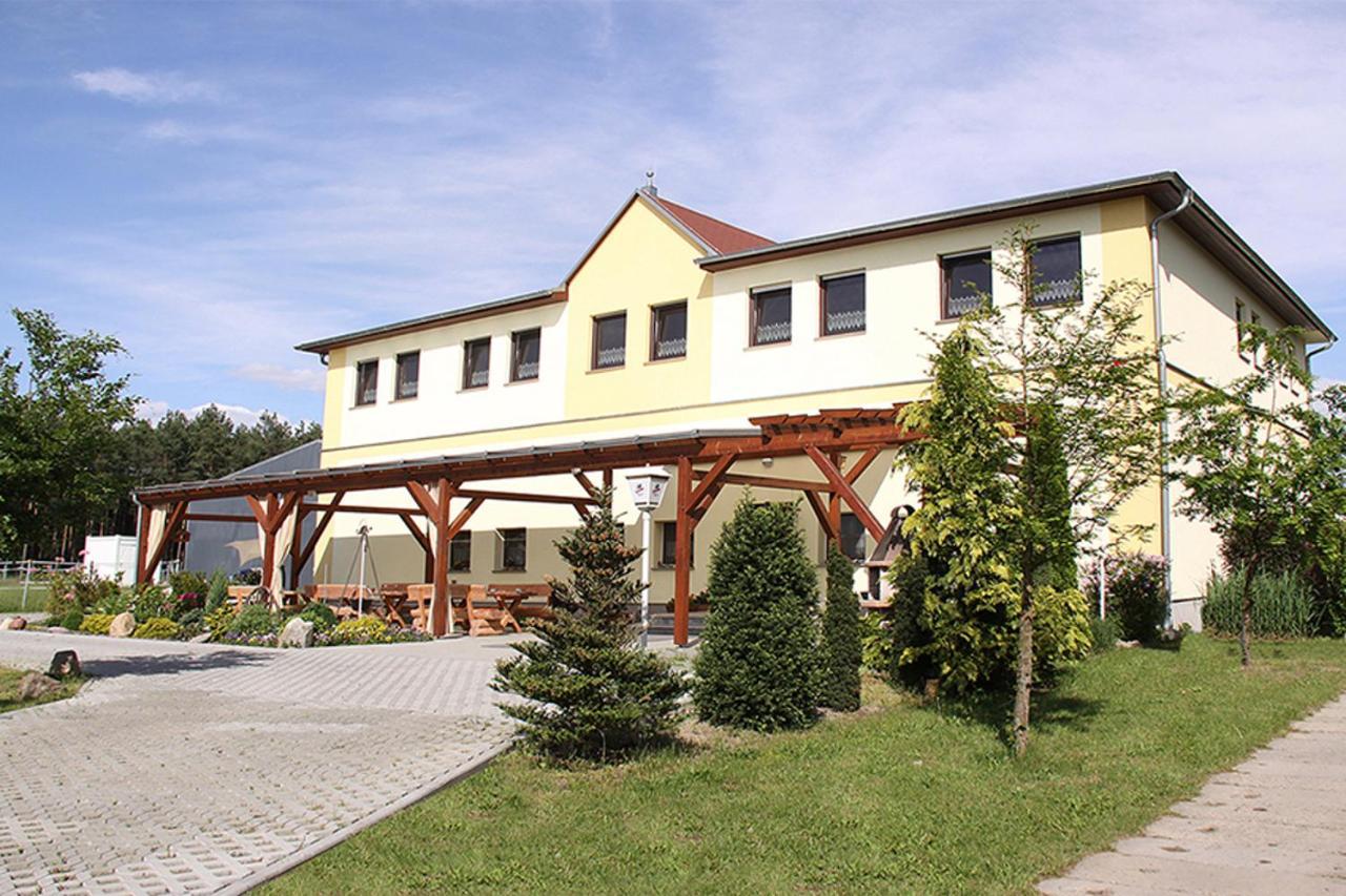 Pension Zum Reiterhof Schmogrow Exterior photo